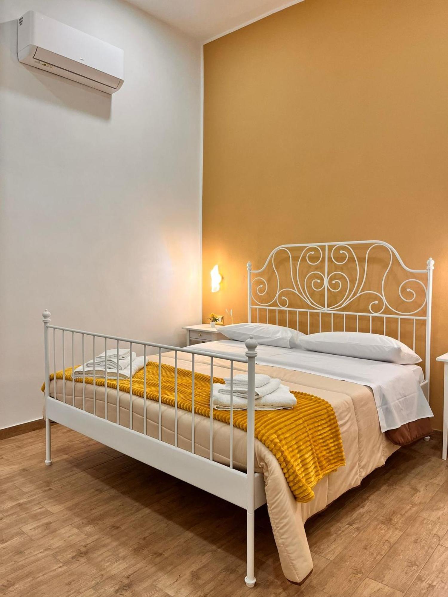 Apartamento La Dimora Del Principe Nápoles Exterior foto