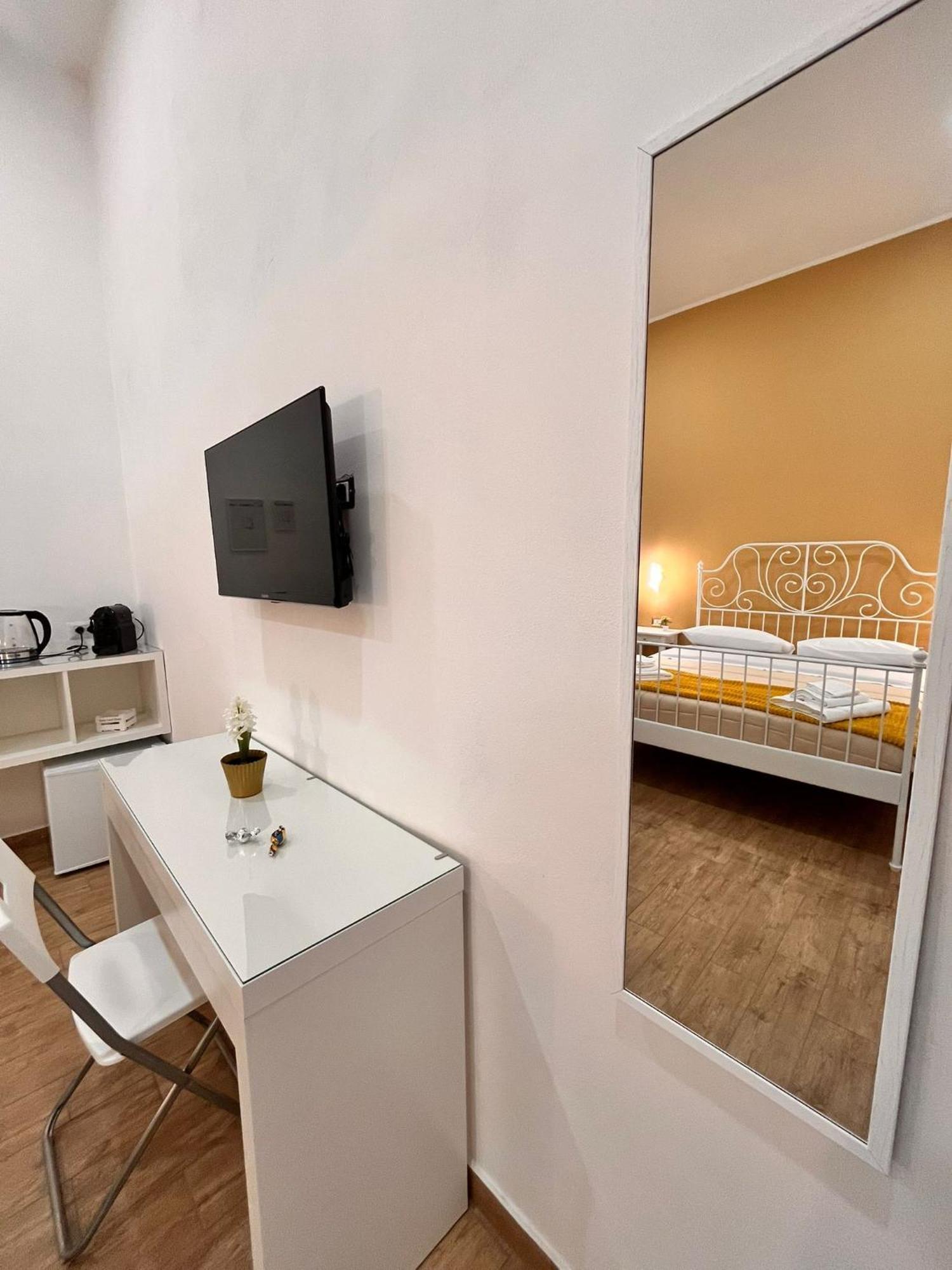 Apartamento La Dimora Del Principe Nápoles Exterior foto