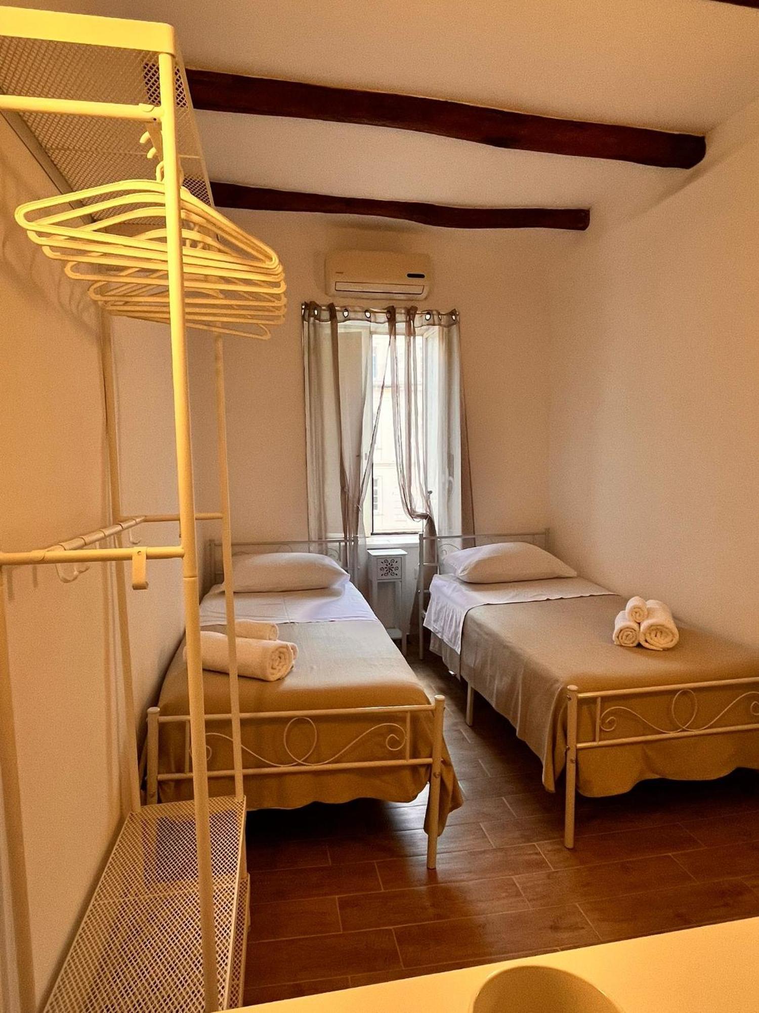 Apartamento La Dimora Del Principe Nápoles Exterior foto
